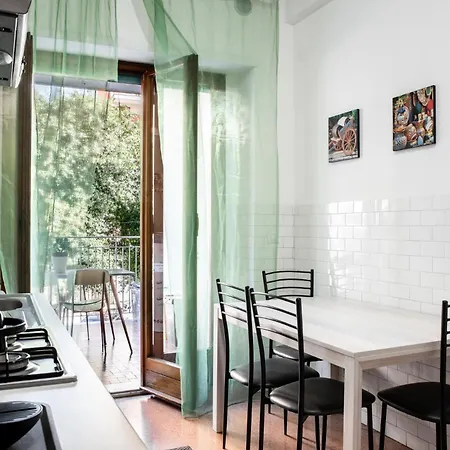 Aulino House ゲストハウス *