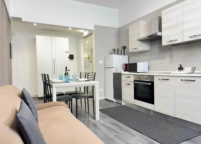 Guest house Aulino House 4*